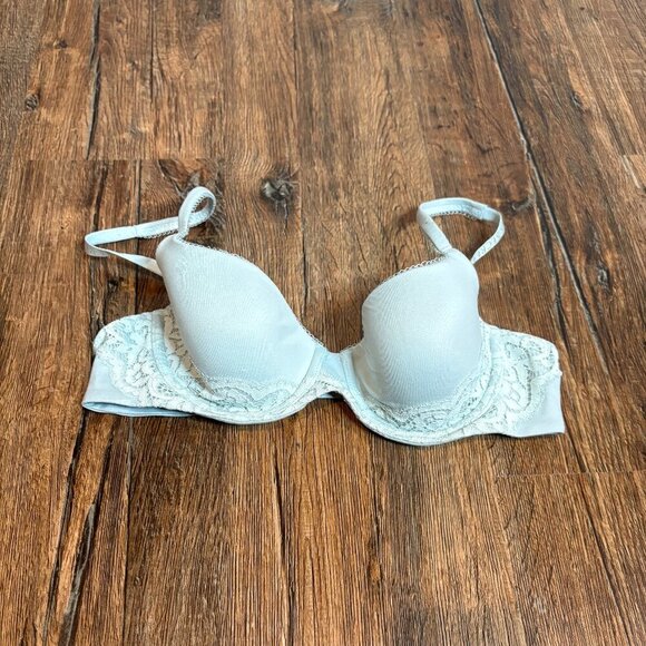 Victoria's Secret Lined Demi bra - Picture 1 of 3